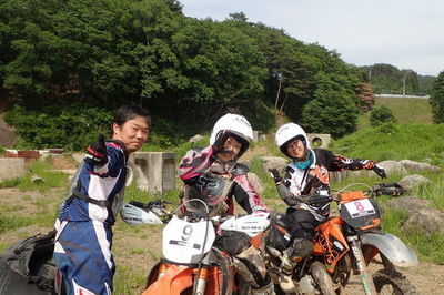 3921578_2214900096_23large.jpg